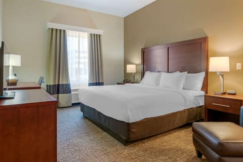 Egyptian cotton sheets, premium bedding, pillowtop beds, desk