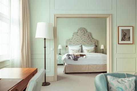 Hypo-allergenic bedding, in-room safe, free cribs/infant beds, free WiFi