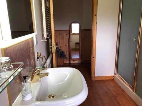 Double Room, Ensuite (Super King Size) | Bathroom