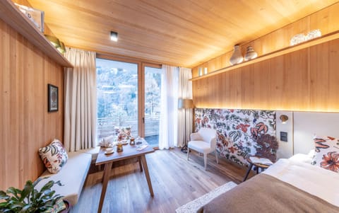 Double Room | Minibar, in-room safe, blackout drapes, soundproofing