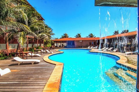 2 outdoor pools