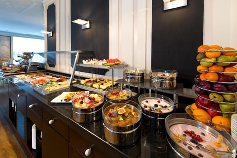 Daily buffet breakfast (EUR 19 per person)