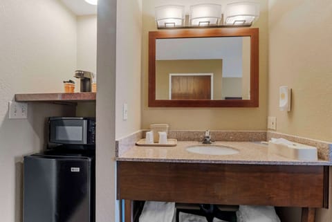 Desk, iron/ironing board, cribs/infant beds, rollaway beds