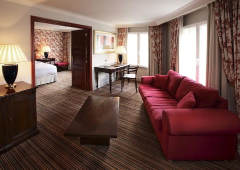 Suite, City View | Minibar, in-room safe, soundproofing, bed sheets