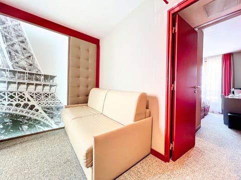 Family Room, 1 King Bed, Non Smoking (Twin bed on request) | Living area | TV