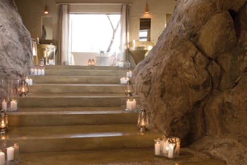 Double Luxury Suite | Bathroom | Separate tub and shower, deep soaking tub, rainfall showerhead