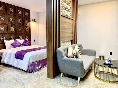 Big Room | Minibar, desk, free WiFi, bed sheets