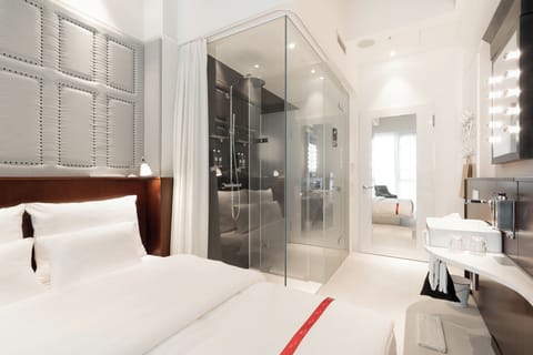 Lovely Room | Premium bedding, in-room safe, individually decorated