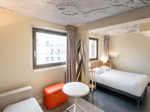 Room, 1 Double Bed, Accessible | Premium bedding, pillowtop beds, desk, blackout drapes