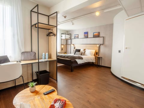 In-room safe, desk, soundproofing, iron/ironing board