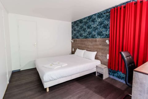 Double Room | Desk, laptop workspace, free WiFi, bed sheets