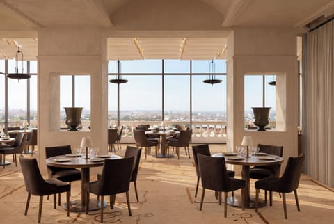 Lunch and dinner served, French cuisine