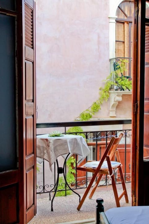 Basic Room | Balcony