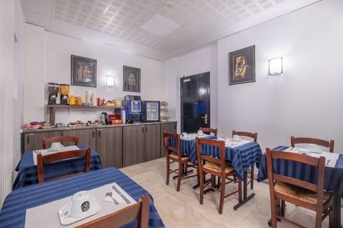 Daily continental breakfast (EUR 12 per person)