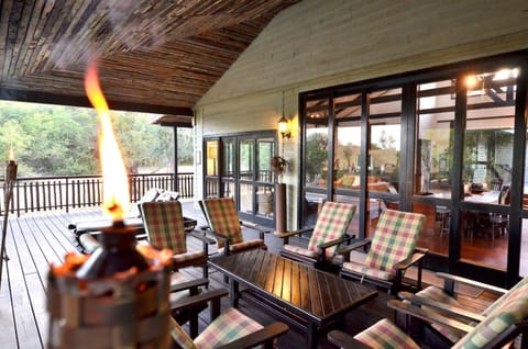 Comfort Chalet, 4 Bedrooms | Private kitchen | Cookware/dishes/utensils