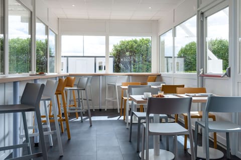 Daily buffet breakfast (EUR 6.90 per person)