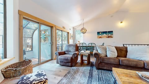 Condo, 2 Bedrooms | Living area | Smart TV