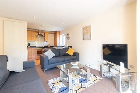 Apartment, Private Bathroom (11 Woodland Court) | Lounge