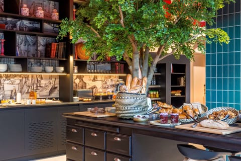 Daily buffet breakfast (EUR 18 per person)