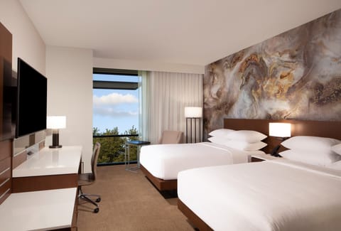 Desk, laptop workspace, iron/ironing board, free WiFi