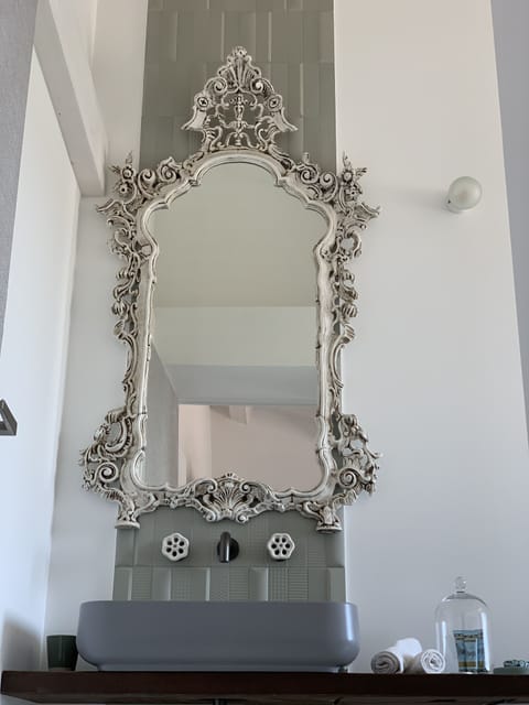 Quadruple Room | Bathroom | Shower, free toiletries, hair dryer, slippers