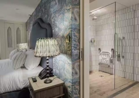 Accessible Classic Double or Twin Room | Premium bedding, in-room safe, free WiFi, bed sheets