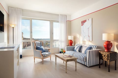 Suite, Sea View | Frette Italian sheets, premium bedding, down comforters, pillowtop beds