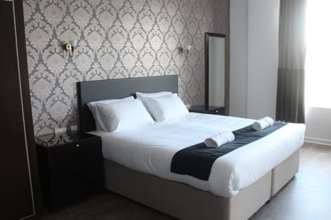Superior Double Room | Desk, iron/ironing board, free WiFi, bed sheets
