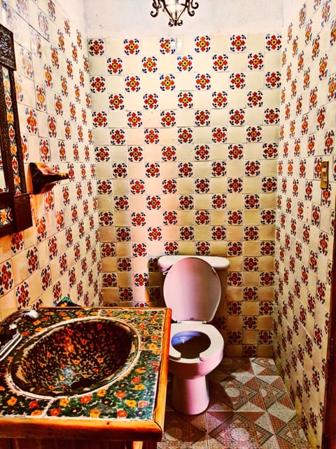 Basic Studio, Shared Bathroom | Shared bathroom