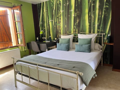 Double Room | Individually decorated, individually furnished, desk, laptop workspace