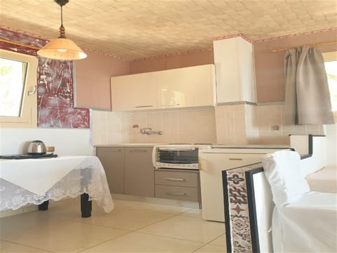 Apartment, 1 Bedroom, Smoking, Balcony | Dining