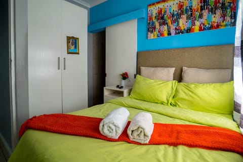 Room, 1 Bedroom, Terrace, Mountain View | 1 bedroom, iron/ironing board, free WiFi