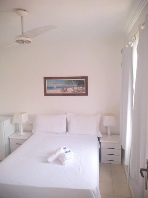 Minibar, free WiFi, bed sheets