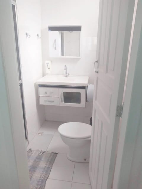 Basic Double Room | Bathroom | Shower, towels