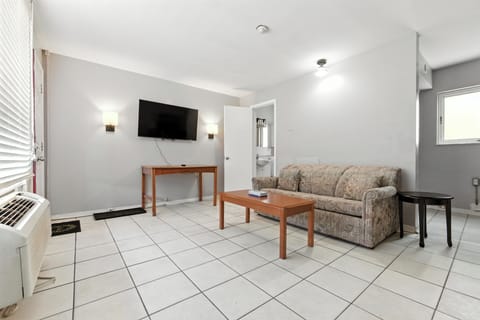 Family Double Room, 1 King Bed with Sofa bed | Living area