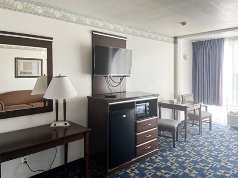 Blackout drapes, soundproofing, iron/ironing board, free WiFi