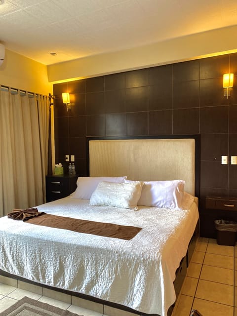 Iron/ironing board, free WiFi