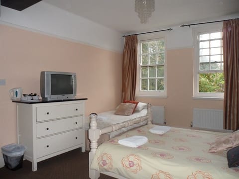 Suite, Shared Bathroom