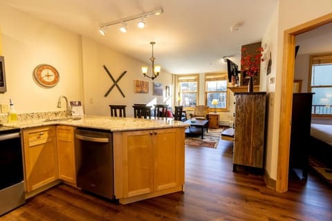 Condo, 1 Bedroom | Private kitchen | Oven, cookware/dishes/utensils