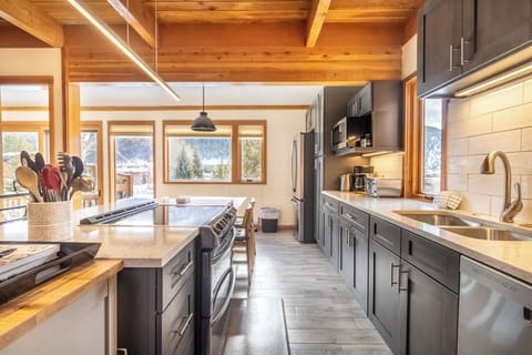 Studio (3 Bedrooms) | Property amenity