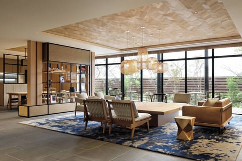 Lobby lounge