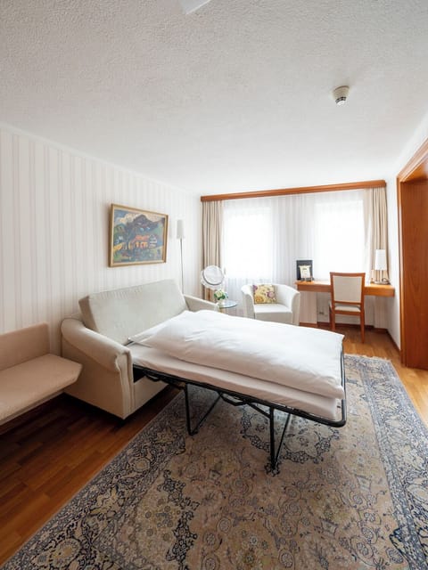 Family Double Room, Private Bathroom | Hypo-allergenic bedding, in-room safe, desk, blackout drapes