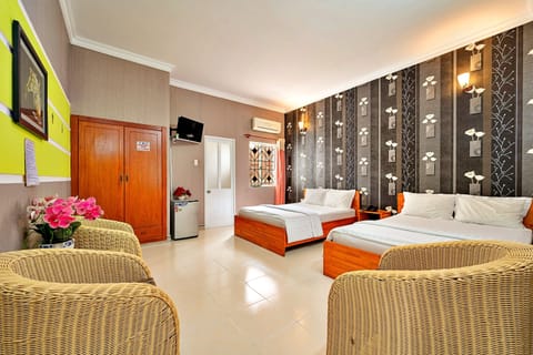 Superior Quadruple Room | Premium bedding, individually decorated, individually furnished, desk