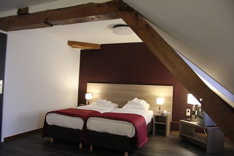 Comfort Double Room | Desk, free WiFi, bed sheets