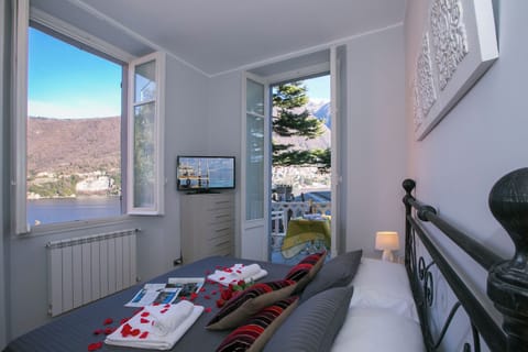 Family Villa, Multiple Bedrooms (Villa Lucia Laglio) | 4 bedrooms, iron/ironing board, free WiFi, bed sheets