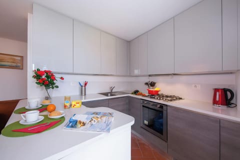 Honeymoon Townhome, Multiple Bedrooms, Mountainside (Villa Patricia) | Private kitchen | Microwave, oven, stovetop, dishwasher