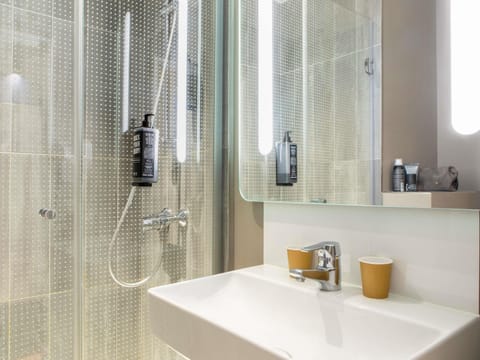 Premium bedding, in-room safe, desk, soundproofing