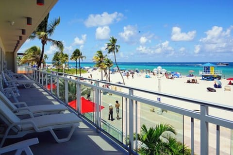 Deluxe Oceanfront King Suite (First Floor) | Beach/ocean view