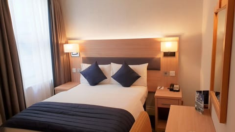 Classic Double Room | Desk, blackout drapes, iron/ironing board, free WiFi