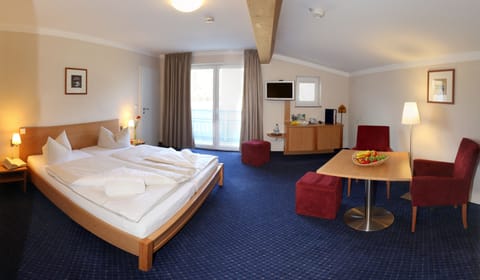 In-room safe, desk, free WiFi, bed sheets